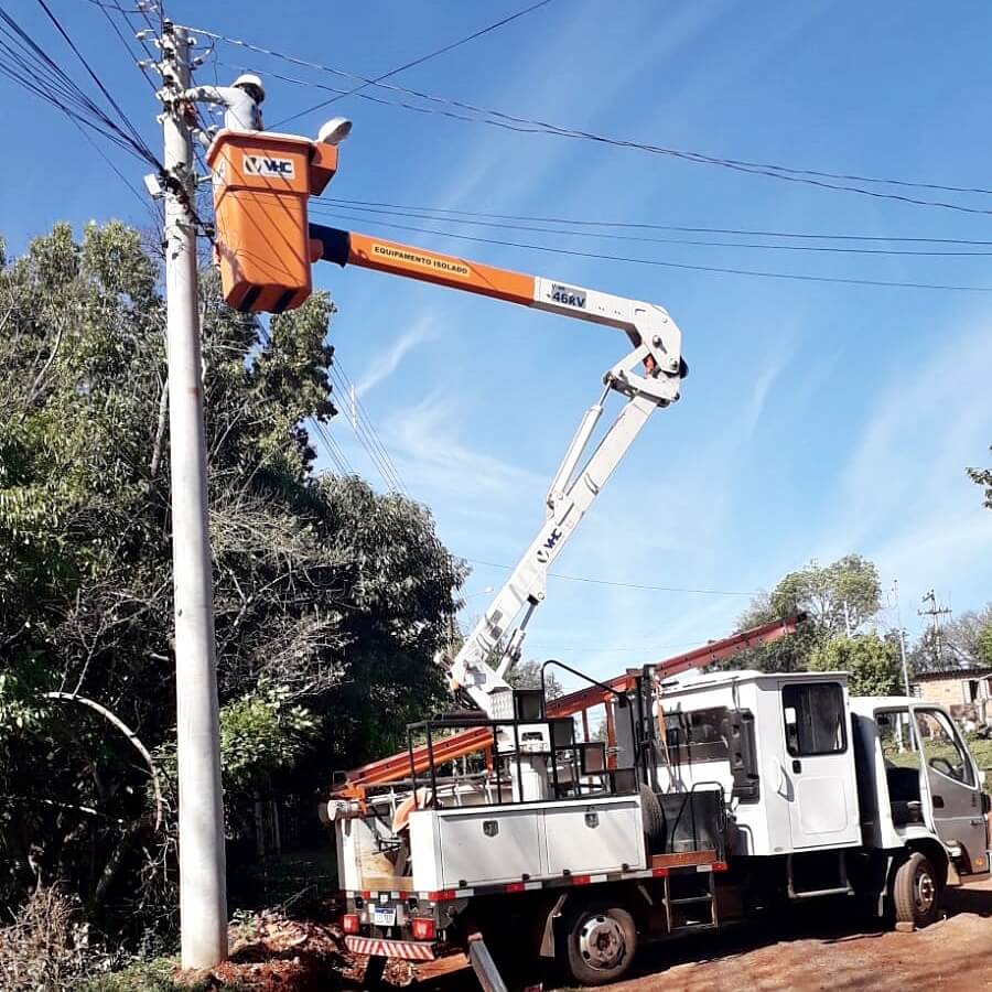 Setor de Iluminação pede o auxílio das empresas de telefonia e internet para cuidados nas instalações de cabos 